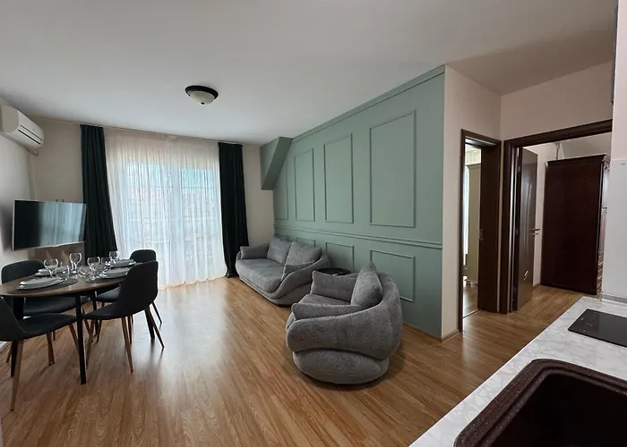 Golden Hermes Apartment *