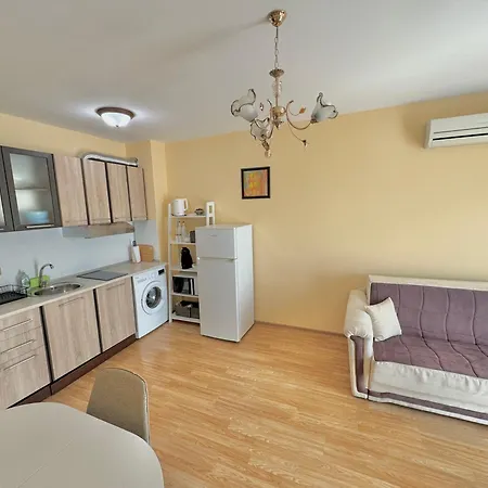 Golden Hermes Apartment